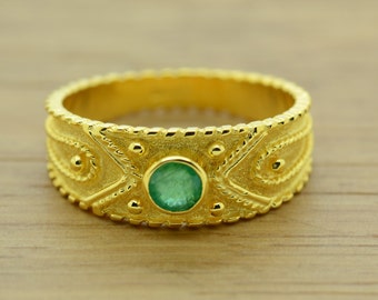 non traditional engagement ring natural emerald ring 18k gold ring emerald yellow gold - Non Traditional Wedding Rings non traditional engagement ring natural emerald ring 18k gold ring emerald yellow gold - Non Traditional Wedding Rings