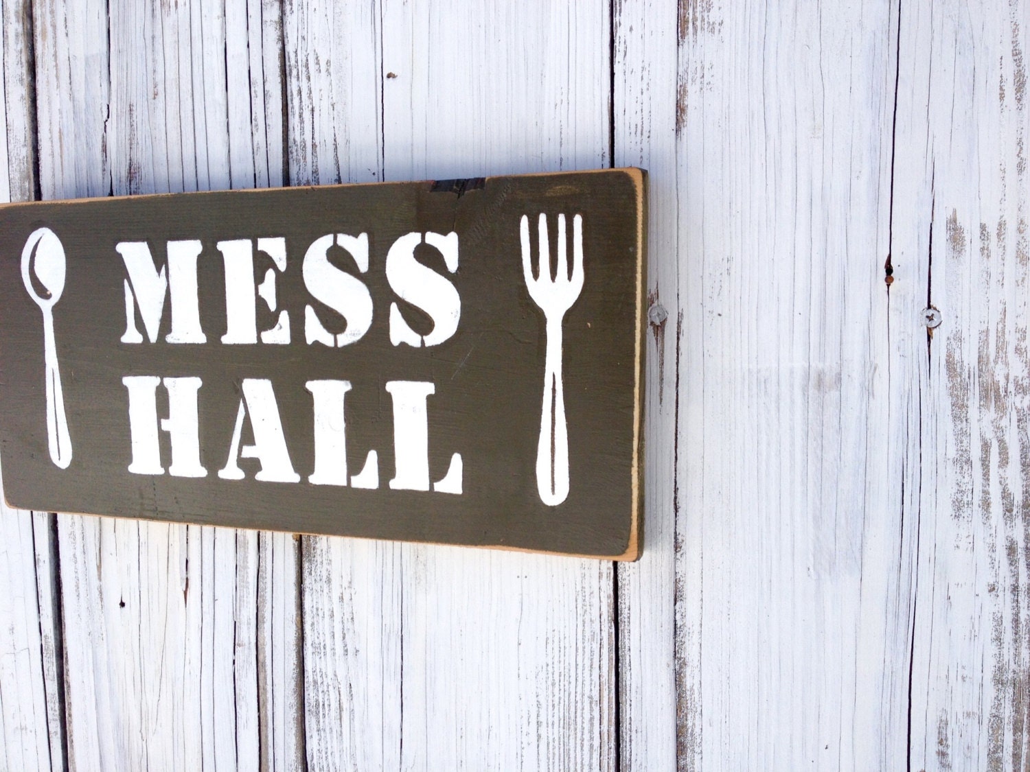 wood-military-mess-hall-sign