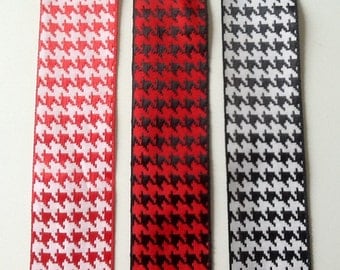 Offray 1-1/2" Hounds Tooth Ribbon