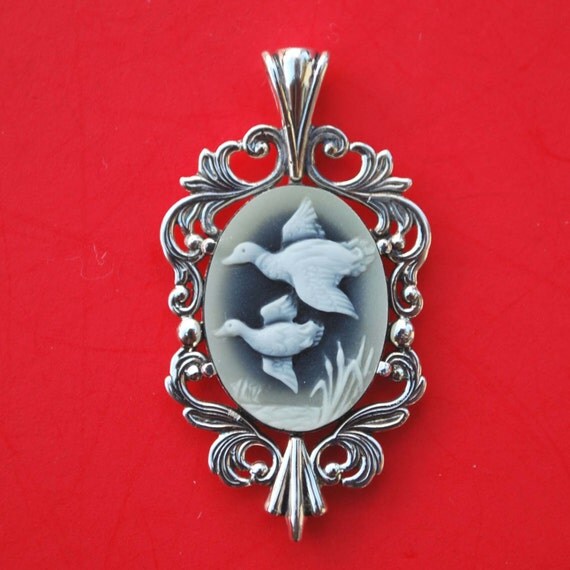 925 Sterling Silver Black Cameo Pendant Ducks on Flying