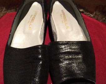 1990's open toe lace up full leather shoes. Size US 7, EU 37.5.