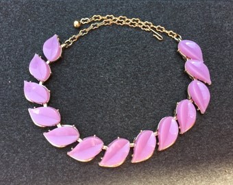 Super Cute Vintage Lavender Thermoset Leaf/Petal Necklace 0658