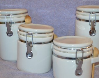Ceramic White Storage 4-Canister Set w/ Spring Closure & Spoon With Spoon Holder