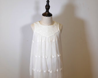 Rustic Flower Girl Dress, Boho Flower Girl dress, Beach Flower Girl Dress, Off white Flower girl dress, Embroidery Lace Flower Girl Dress