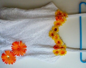 Blouse, top, shirt, chemisier, hand embroidered, lace, dentelle, hand made, unique piece, work of art, white, applique flowers, art to wear.