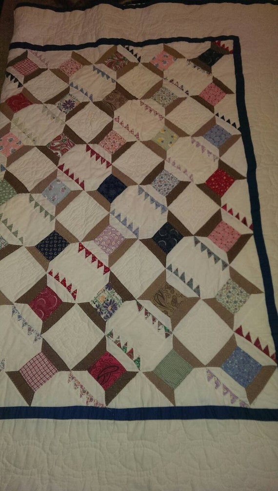 Items similar to Vintage Full Size Thread Spool Quilt on Etsy