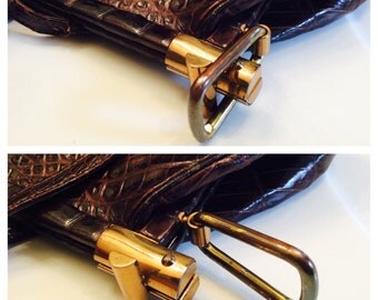 1940's Genuine Alligator Purse with Bar Clasp Opening