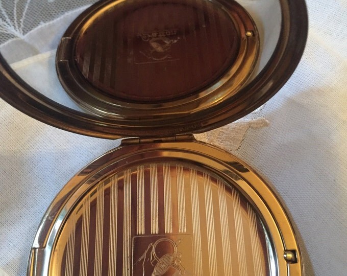 Stratton Compact. Vintage Gold Tone Stripe and Triangle Design on Lid