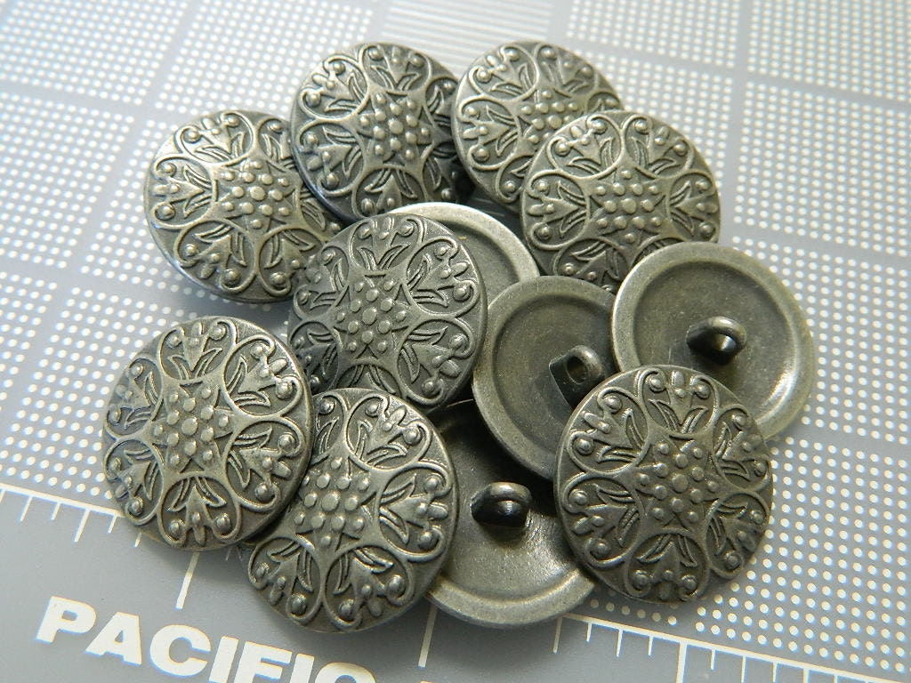Big Decorative Pattern Metal Button Gray Tone Metal Shank