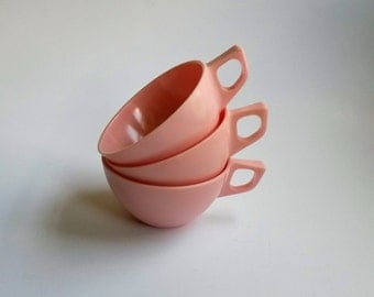 Pink retro Melmac cups Sun Valley melmac vintage melmac cups pink melamine cups glamping kitchenware