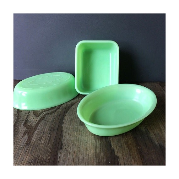 McKee Jadeite Oval Dish Refrigerator Box Green Milk Glass