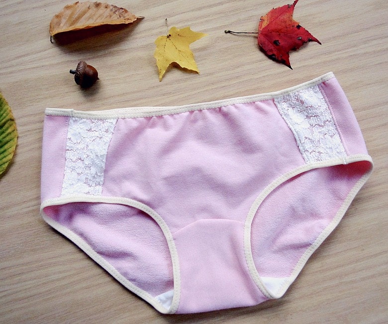 Organic cotton underwear in ballet pink with ivory lace