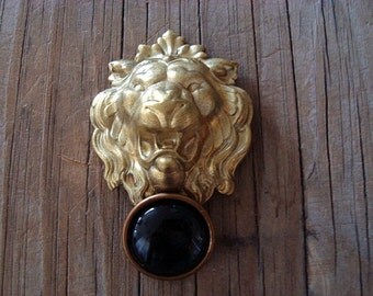 Vintage Large High Relief Brass Lion Doorknocker Brooch with Glass Onyx