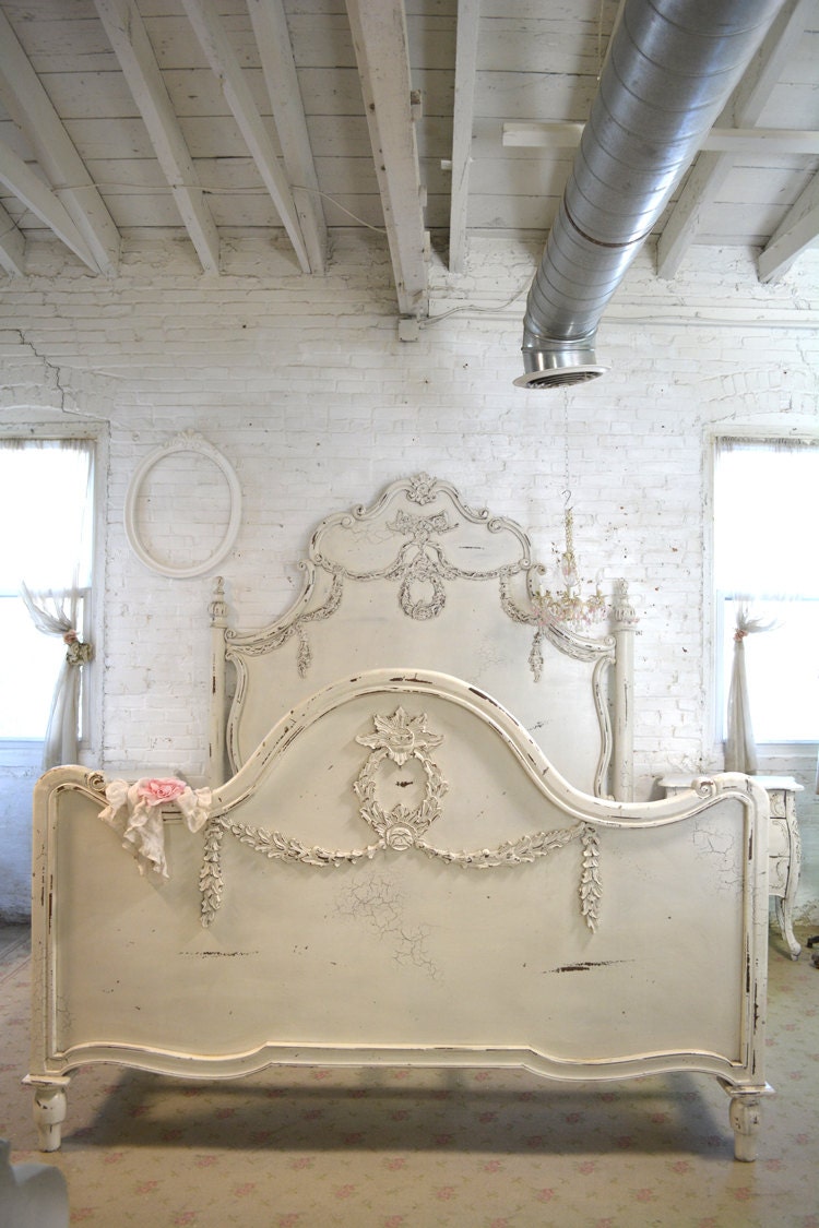 French Country Cottage Queen Bed Wood Headboard French Country Cottage Queen Bed Wood Headboard