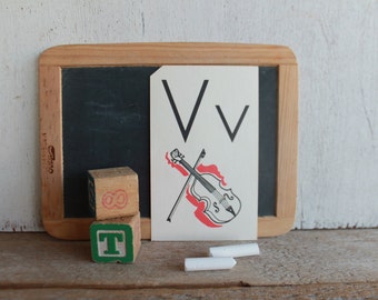 Vintage 1975 Schoolhouse Flash Card // Letter Vv // Milton Bradley ABC Flash Cards