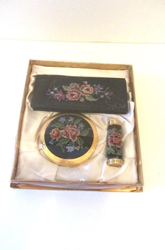 Vintage 1960s vintage Compact Comb Mirror Lipstick 60s