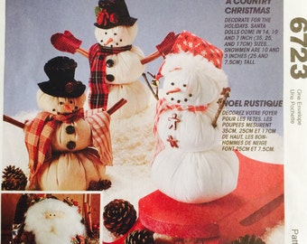McCall's Crafts 6723 A Country Christmas Pattern, UNCUT, Santa Doll, Snowmen, Holiday, Christmas Crafts, Seasonal, Vintage 1993