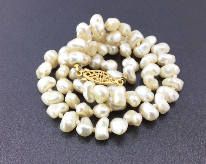 Edwardian Style Vintage Pearl Necklace, single strand of freshwater pearls, ivory white pearls, golden filigree clasp. Wedding pearls.