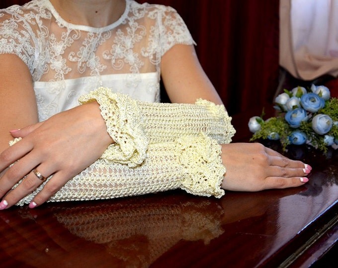 Ready to ship: Wedding, special occasion, evening crochet gloves with pearls