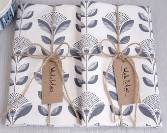 Set of 2 kitchen towels with Dandelion print