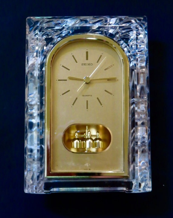 SEIKO Mantel Clock with Spinning Pendulum Quartz Movement