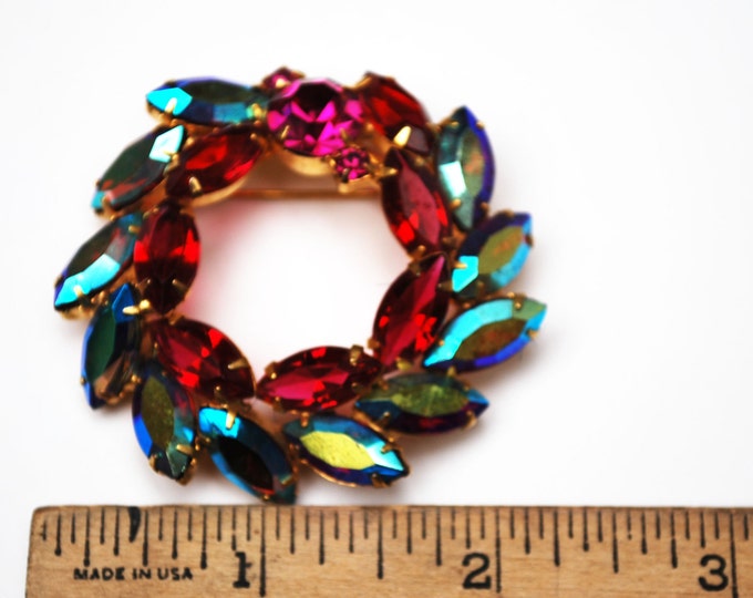 Vintage Wreath Brooch - Juliana - Aurora borealis Crystal - red and pink rhinestone - Mid century pin - gold plated setting