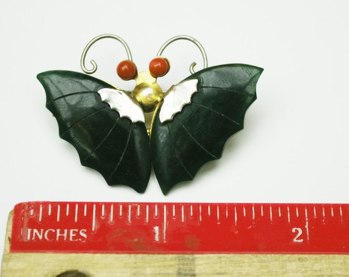 Butterfly Brooch with Green Nephrite jade gemstone Winged insect pin pendant unsigned Swoboda style