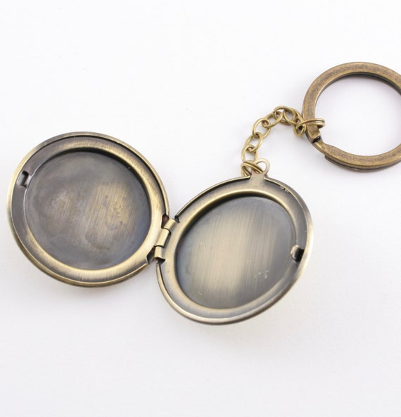 Men's Keychain Locket Vintage Locket Key Fob Deer Buck