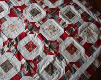 Unfinished Quilt Top Ready to Quilt Throw Lap Snowball Red Gray Cream