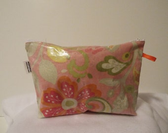 Cosmetic bags, makeup bag, box bottom, laminated cotton fabric, accented zipper pulls