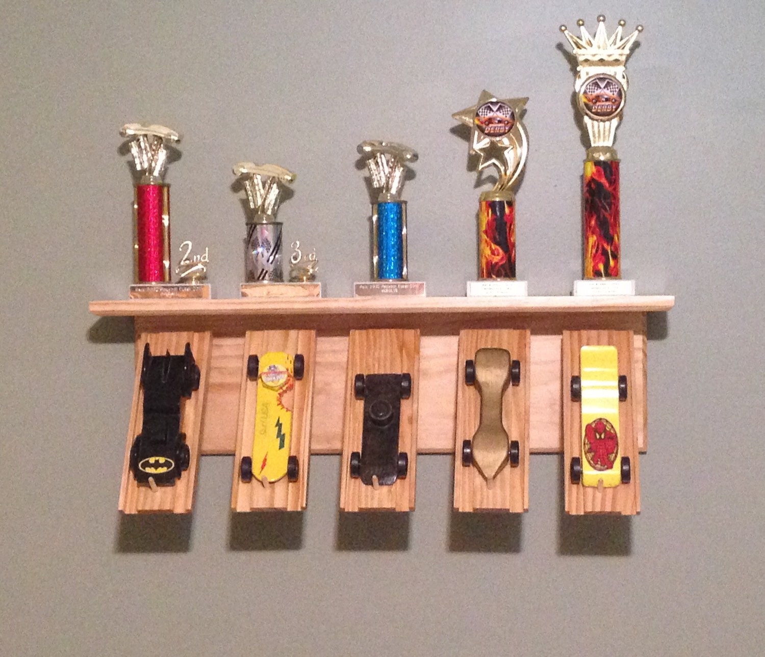 Derby Car Display Wall Shelf Pinewood CubScout Derby Shelf