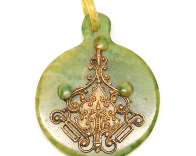 Storewide 25% Off SALE Vintage Marbled Jade Green Acrylic Round Necklace Pendant Featuring Metal Style Asian Design Portrait