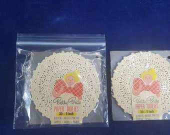 2 unopened packages of vintage 5 inch doilies BETTY BRITE