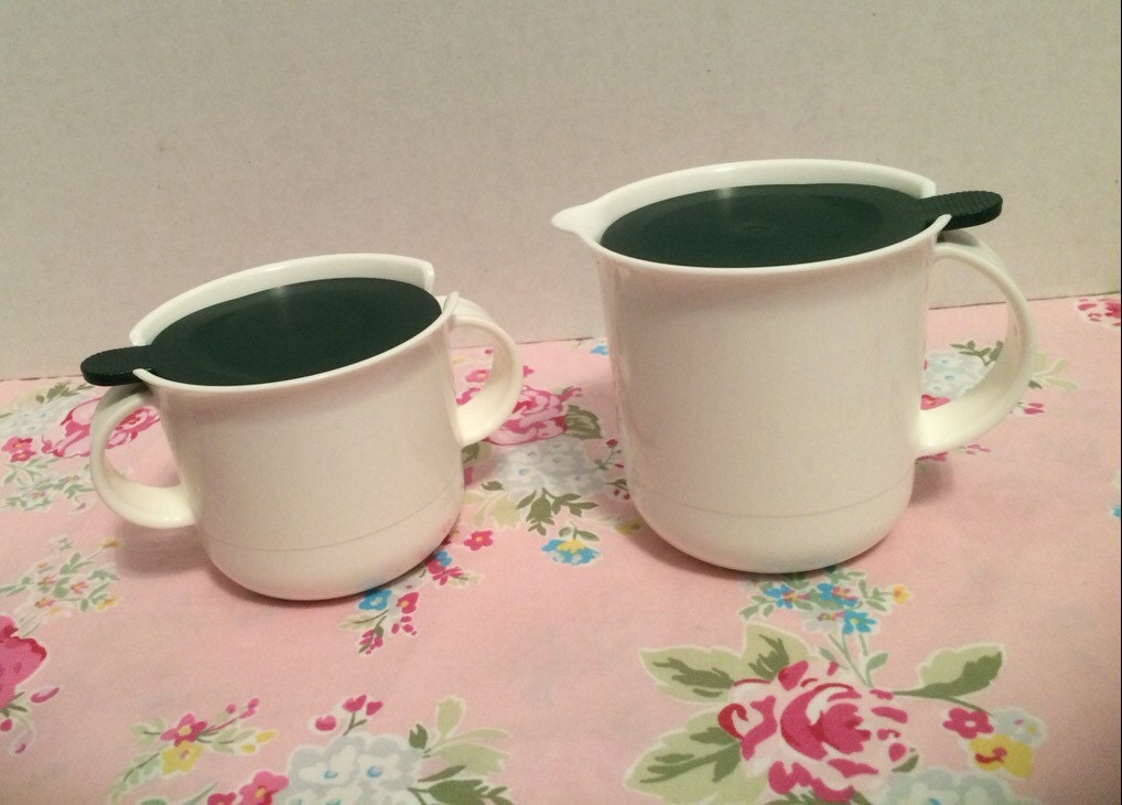 Tupperware Creamer & Sugar Containers with Hunter Green Push