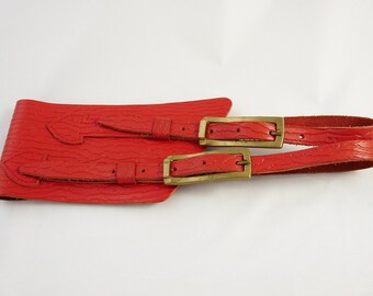 Vintage belt red leather belt engraved leather eighties 80s waist belt wide belt double buckle brass medium large size M-L hippie boho gypsy