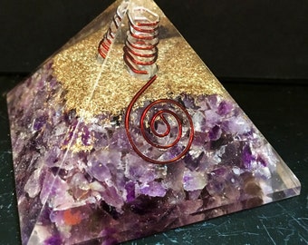 Orgone Pyramid - Crystal Pyramid - Amethyst Crystal - Gold - Copper - Quartz - orgone energy pyramid - pyramid orgone - amethyst pyramid