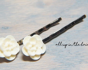 White Flower Bobby Pins - Sakura Blossom Bobby Pins