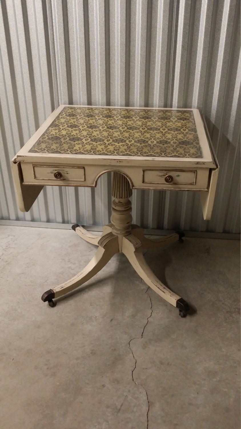 Duncan Phyfe Drop Leaf Table