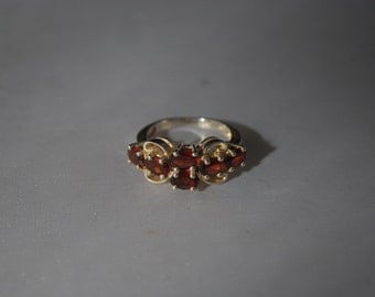 Sterling silver ring size 7.25 with garnet cluster
