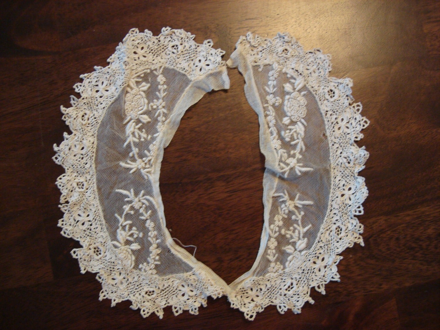 Antique Victorian Lace Collar circa 1870s Tatted Lace