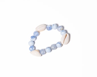 Chunky stretch bracelet with sea shell accent BLUE