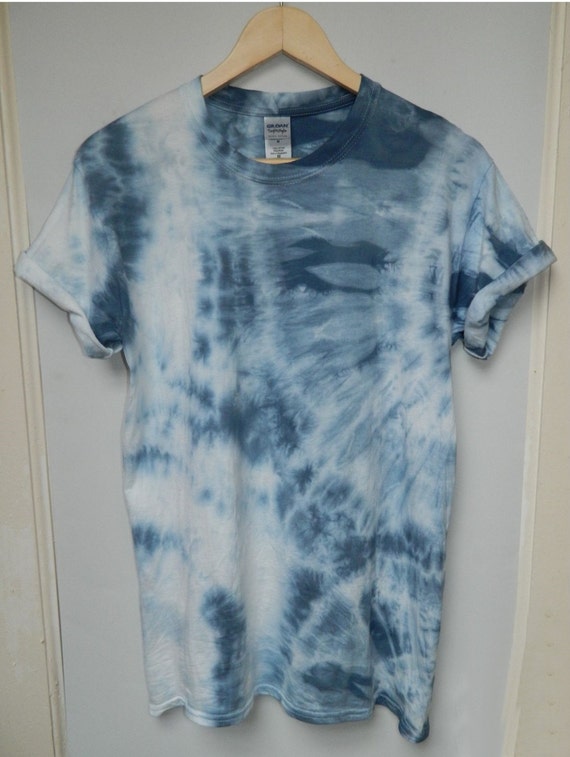 can i wash newly tie dye shirts together