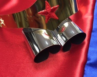 Child size Super Hero Girls Wonder Woman Tiara and Cuff Bracers Accessory Set Kids Costume Cosplay