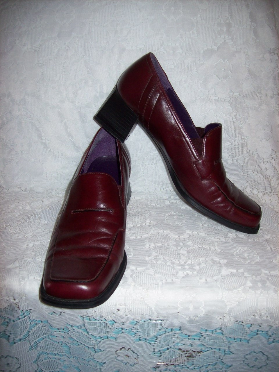 Vintage Ladies Burgundy Leather Loafer Pumps by Liz Claiborne