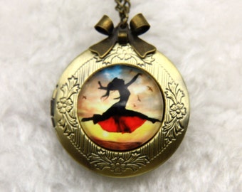 Necklace locket danse with birds 2020m