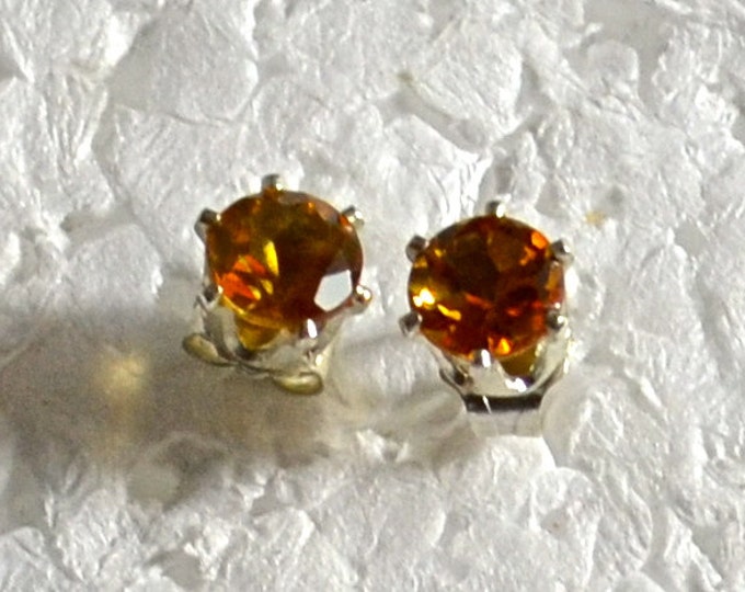 Citrine Studs, 5mm Round, Natural, Set in Sterling Silver E378