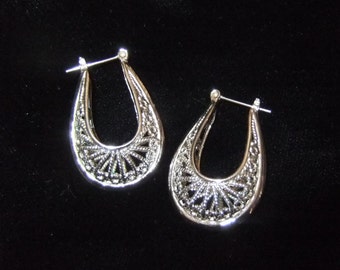 Three Dimensional Silver Tone Filigree Earrings, Estate Find