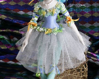 Tallulah by Jan Horrox. cloth doll Pattern