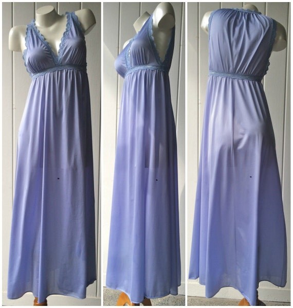 Vintage 80s Light Purple Olga Nightgown / Lavender Negligee