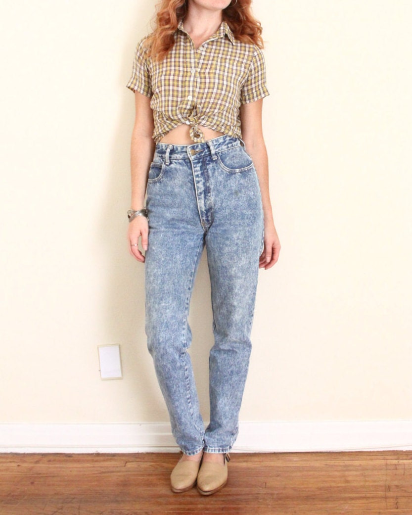 High waisted mom jeans 90s